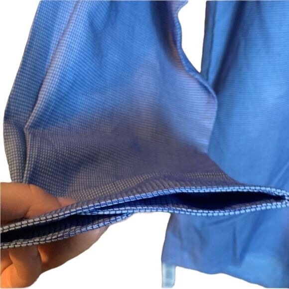 NWT! DKNY blue button down top. Size large‎ - Picture 8 of 10